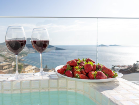 Triplex-Villa Mit Blick Auf Das Meer Und Die Prinzeninseln Freistehender Pool In Kalkan, Kaş