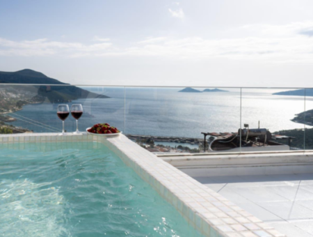 Triplex-Villa Mit Blick Auf Das Meer Und Die Prinzeninseln Freistehender Pool In Kalkan, Kaş